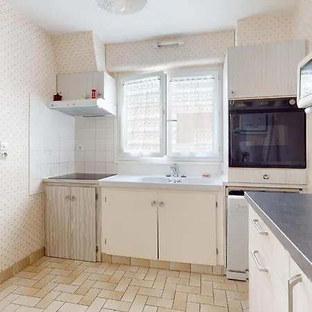 Vakantiehuis 2 Bedroom Beautiful In *