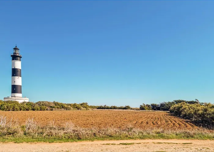 2 Bedroom Cozy In Holiday home