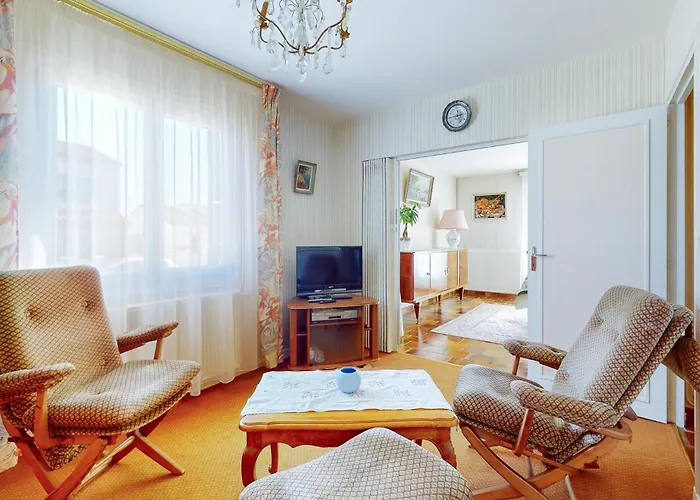 2 Bedroom Cozy In Holiday home *