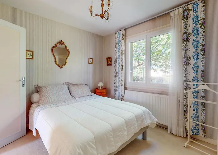 2 Bedroom Cozy In Holiday home Royan