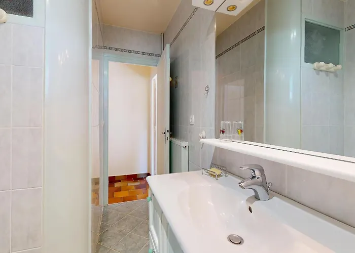 2 Bedroom Cozy In Royan