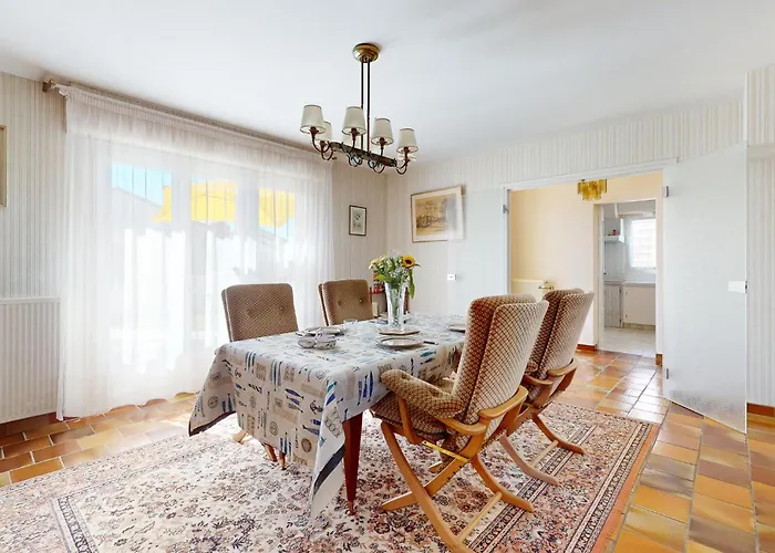 2 Bedroom Cozy In Royan