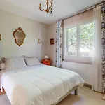 2 Bedroom Front In Сasa de vacaciones Royan