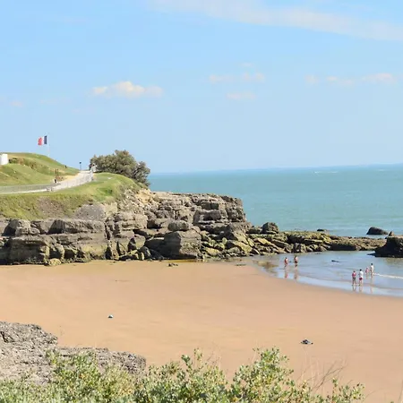 2 Bedroom Cozy In * Royan