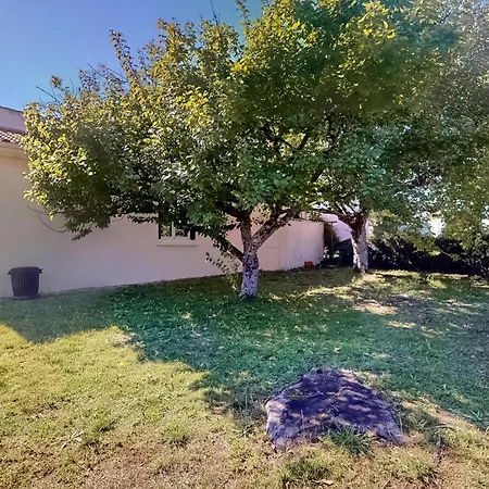 Nyaraló 2 Bedroom Cozy In *