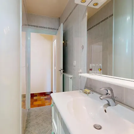 Lovely In With Kitchen Royan