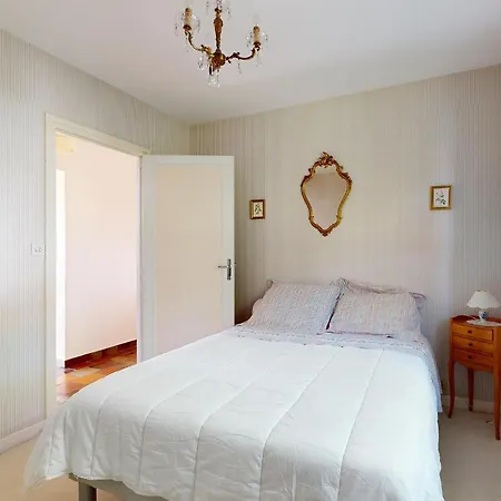 2 Bedroom Cozy In Nyaraló