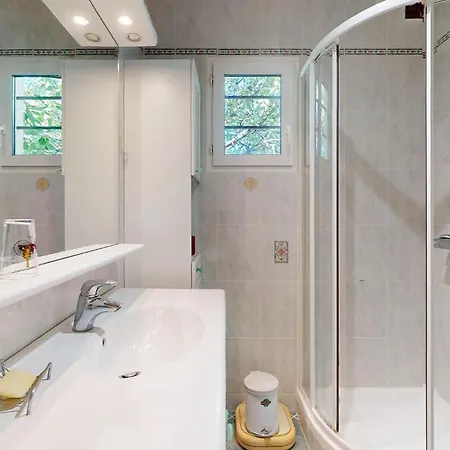 2 Bedroom Cozy In Nyaraló *