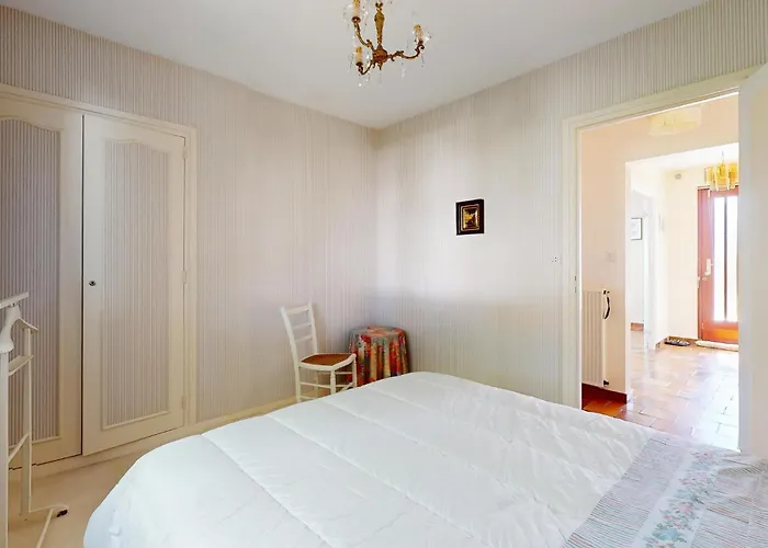 2 Bedroom Cozy In 別荘